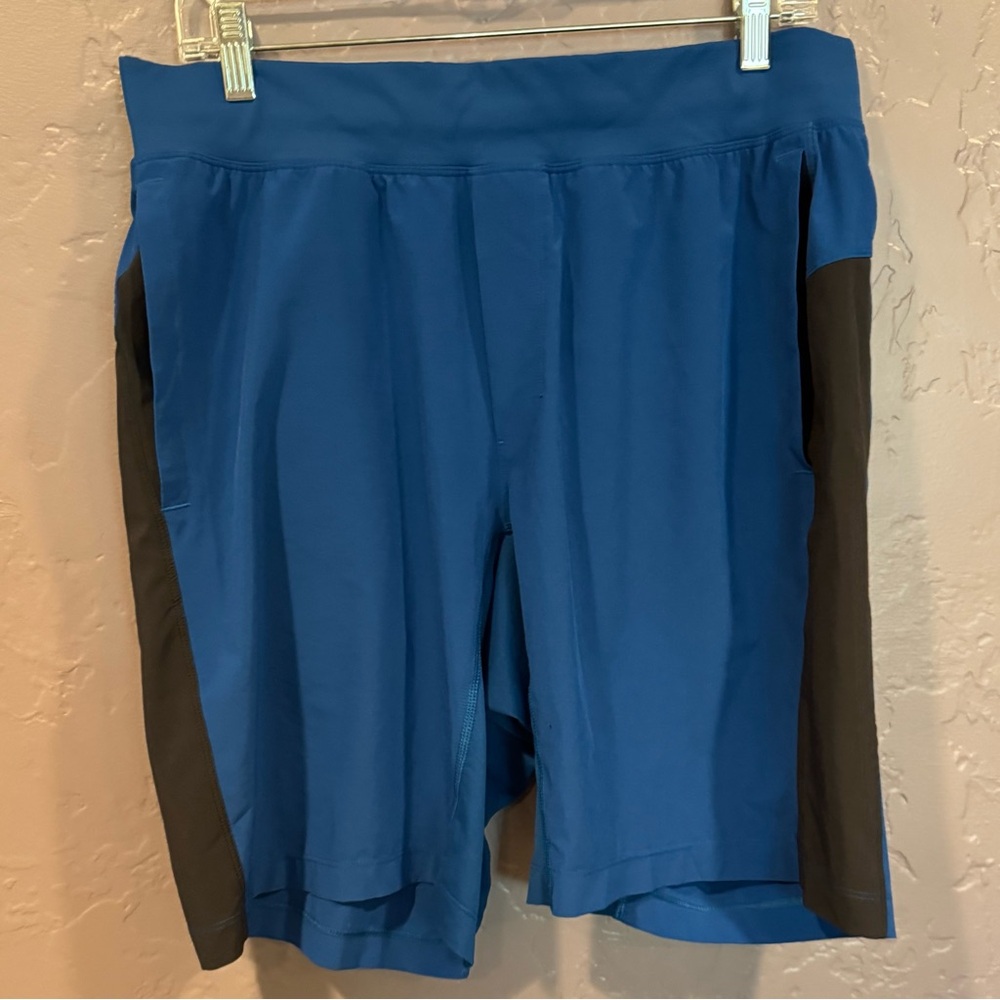 Lululemon Athletica T.H.E. Linerless Shorts - Blue - L